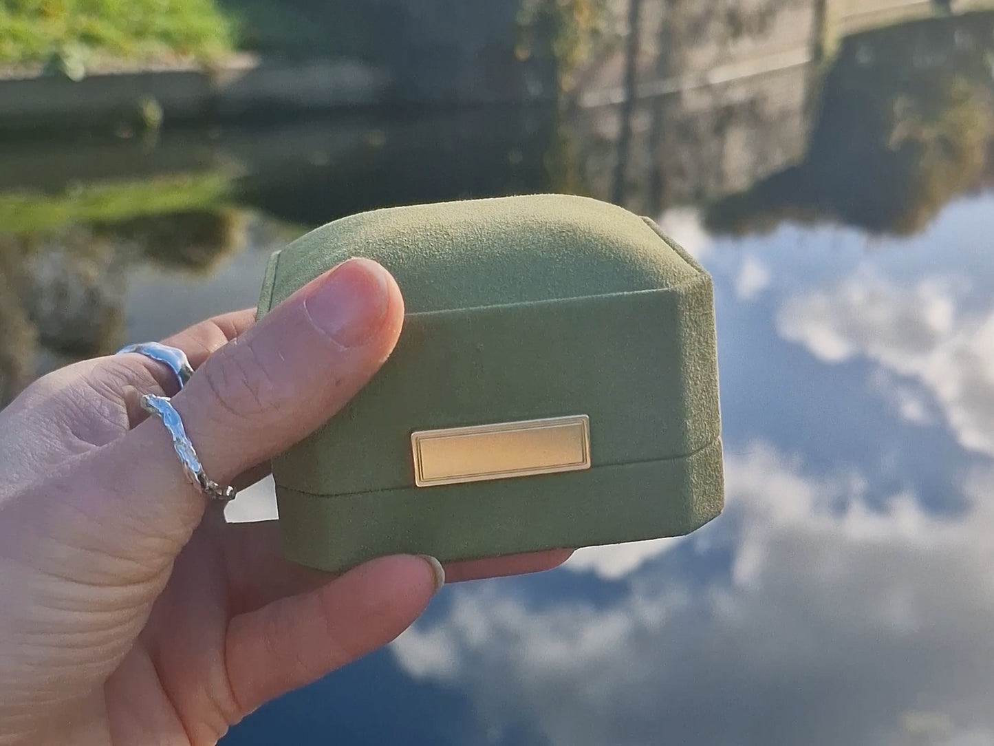 9ct Gold Molten Aura Ring