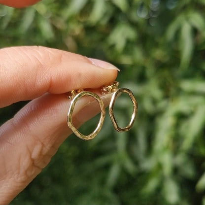 9ct Solid Gold Ripple Lone Wave Earrings
