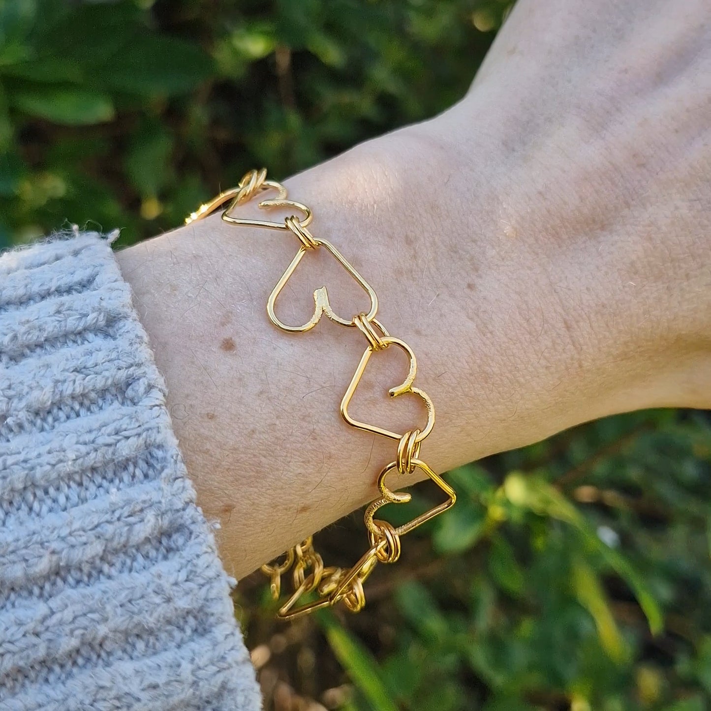 A line of hearts Bracelet - Gold Vermeil