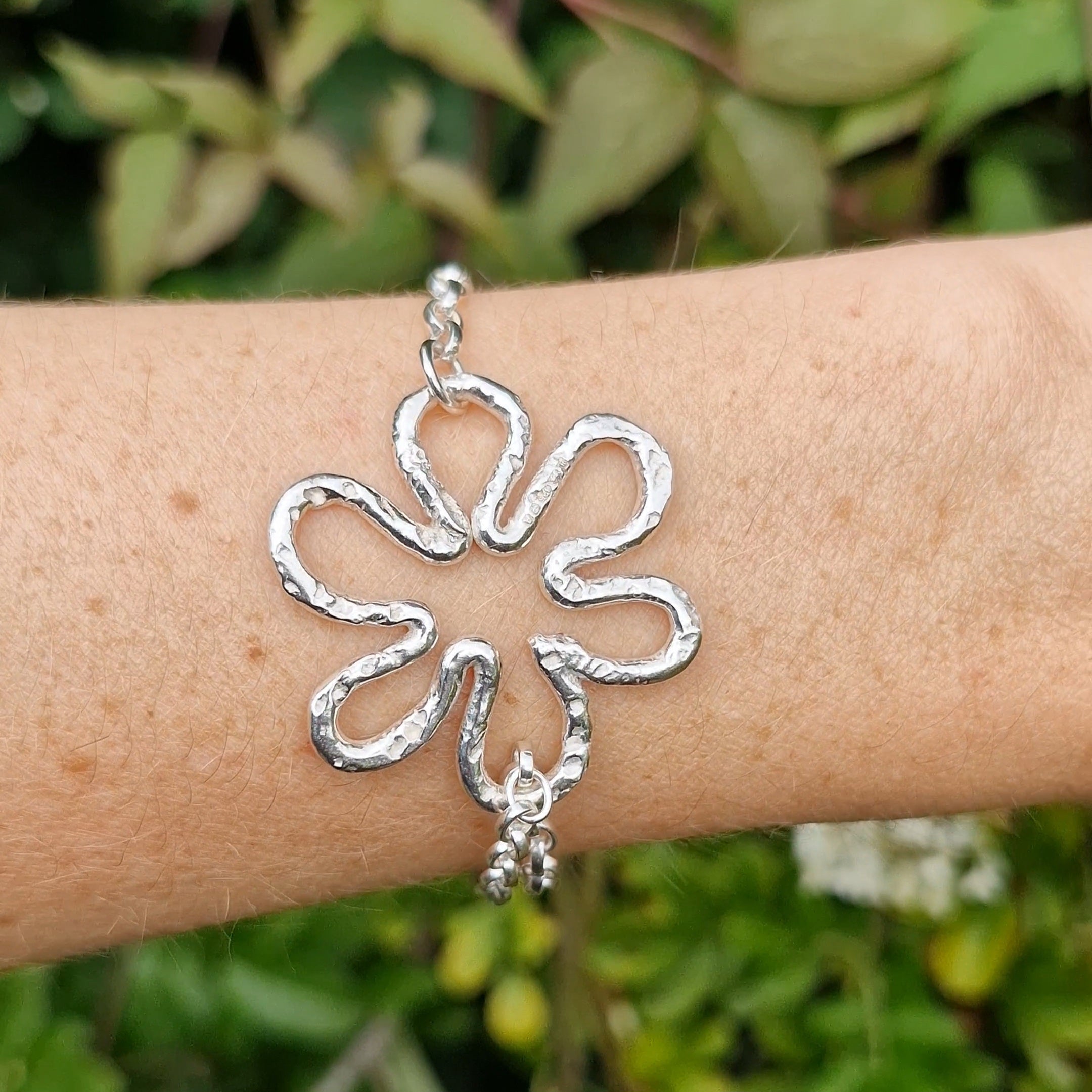Molten Flower Thread Bracelet