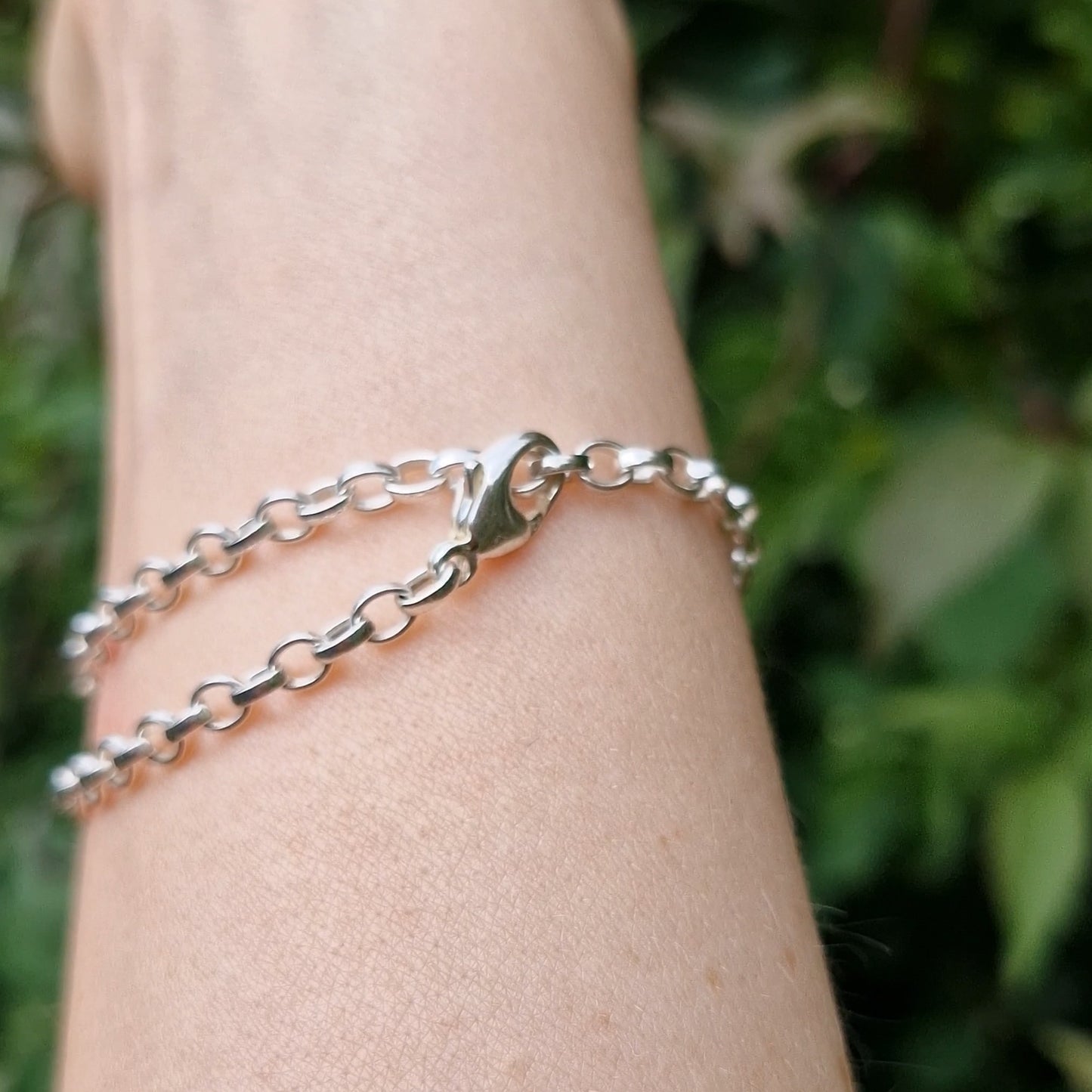 Molten Flower Thread Bracelet