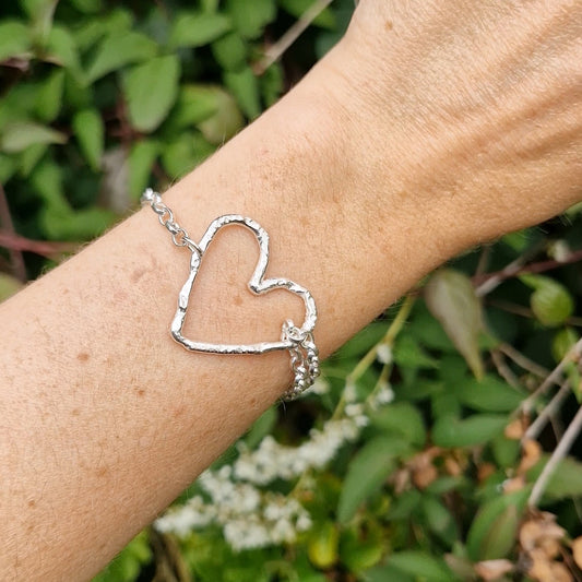 Molten Heart Thread Bracelet