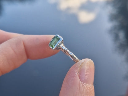 Molten Peridot Ring - Size UK O 1/2