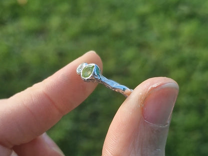 Molten Pear Peridot & Sky Topaz Ring - Size UK Q