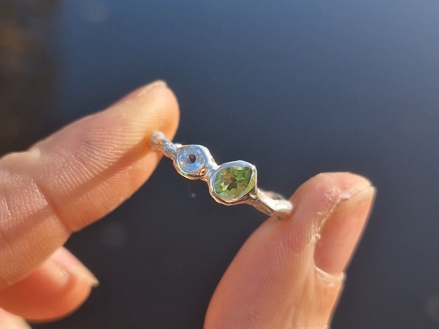 Molten Pear Peridot & Sky Topaz Ring - Size UK Q