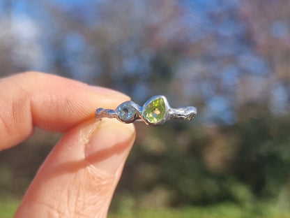Molten Pear Peridot & Sky Topaz Ring - Size UK Q