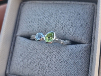 Molten Pear Peridot & Sky Topaz Ring - Size UK Q