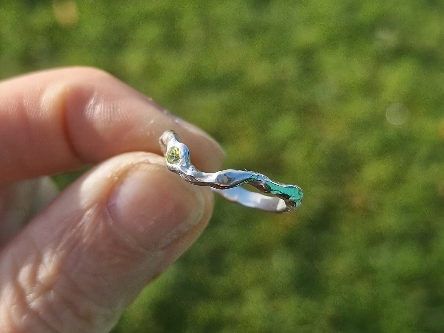 Molten Peridot Wave Ring - Size UK O