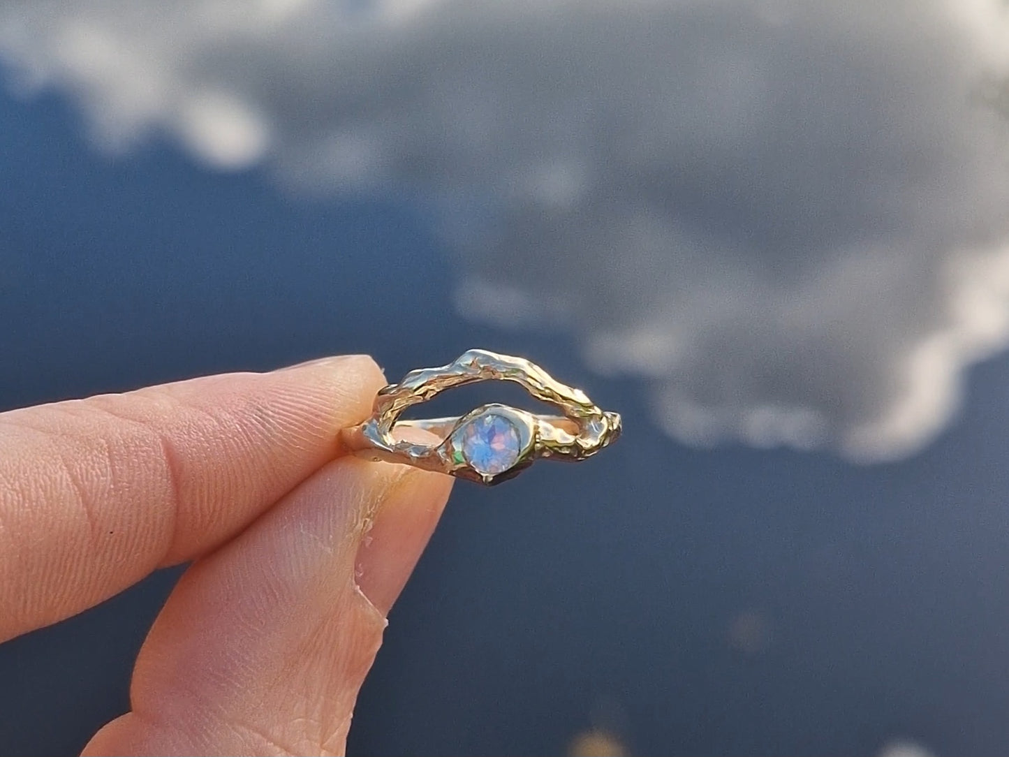 9ct Gold Molten Aura Ring