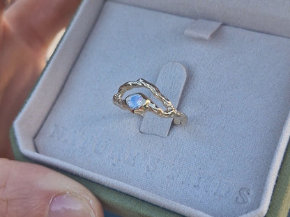 9ct Gold Molten Aura Ring