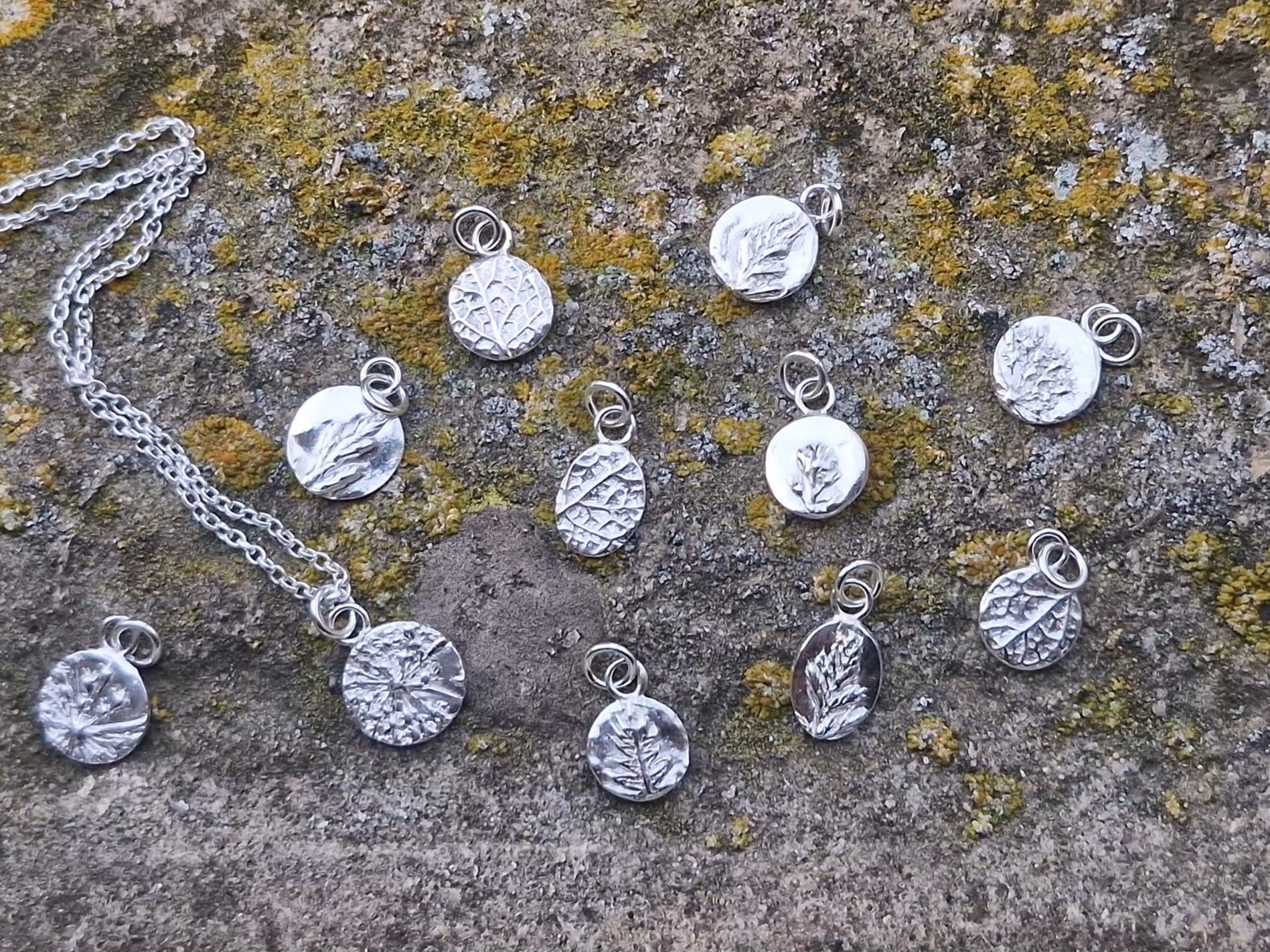 Lacock Disc Imprint Necklace 22