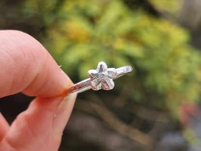 Lacock Imprint Ring Forget me not ~ UK N