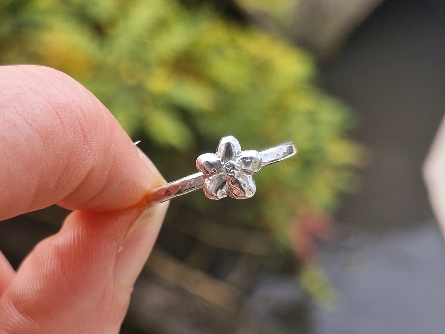 Lacock Imprint Ring Forget me not ~ UK N