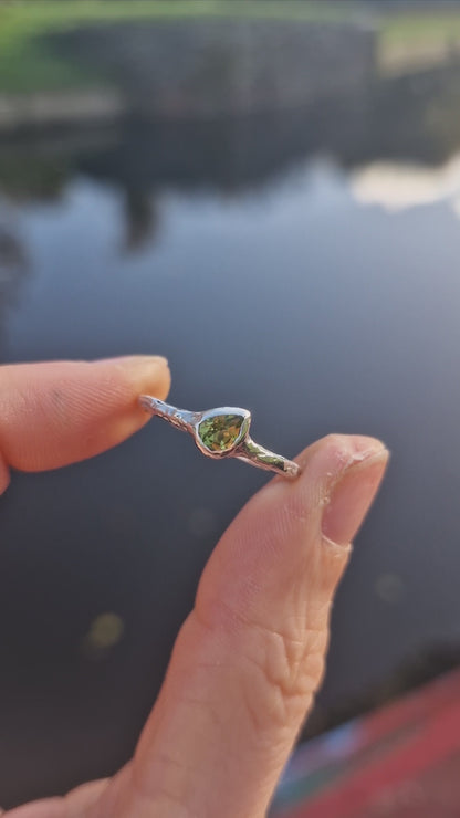 Molten Pear Peridot Ring - Size UK Q