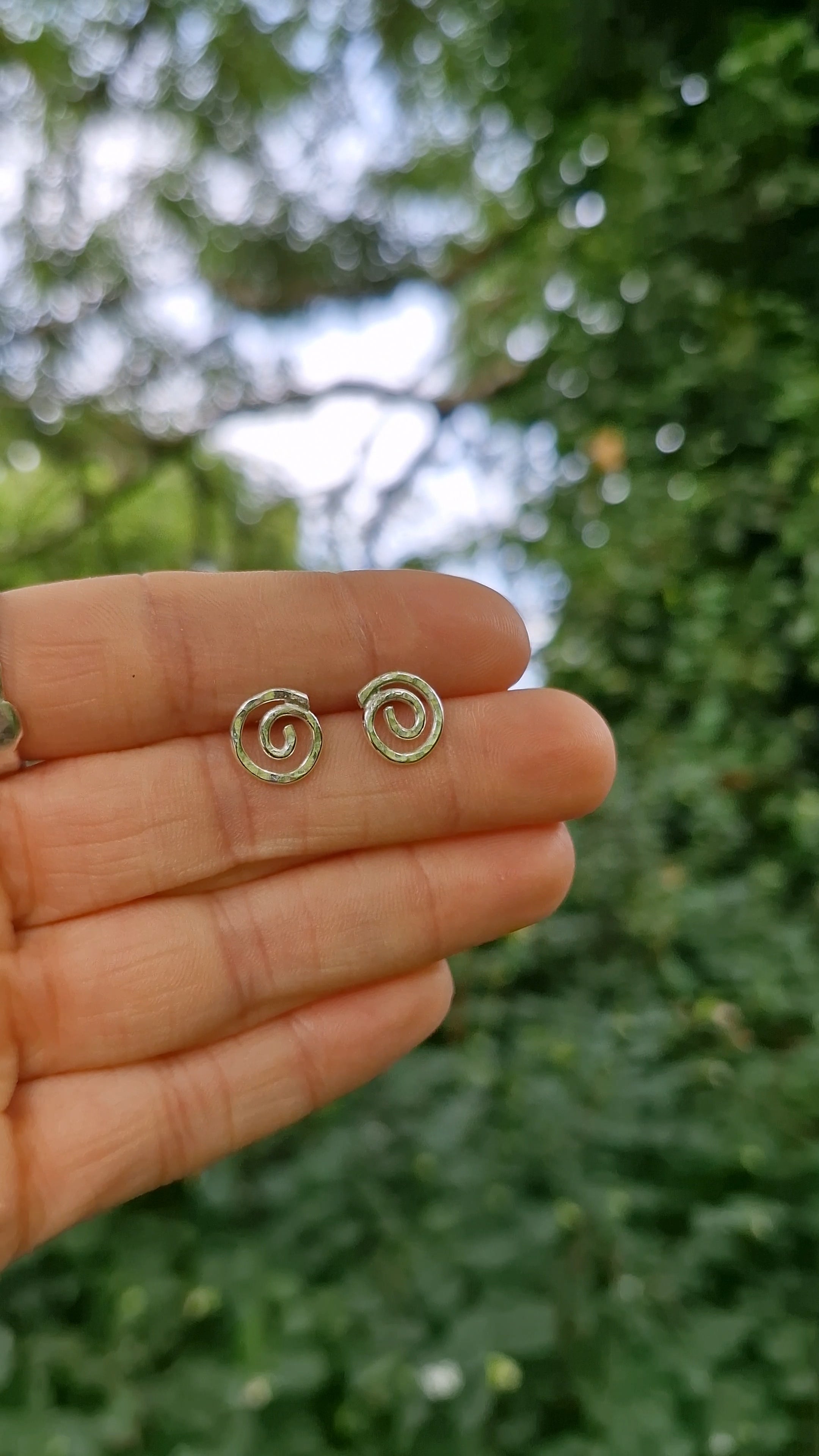 Spiral Studs