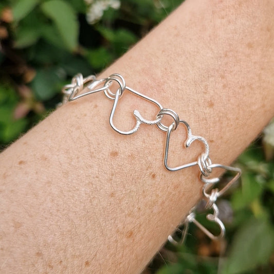 A line of hearts Bracelet