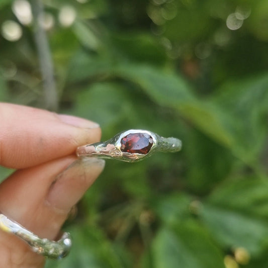 Molten Red Garnet Ring - size uk Q