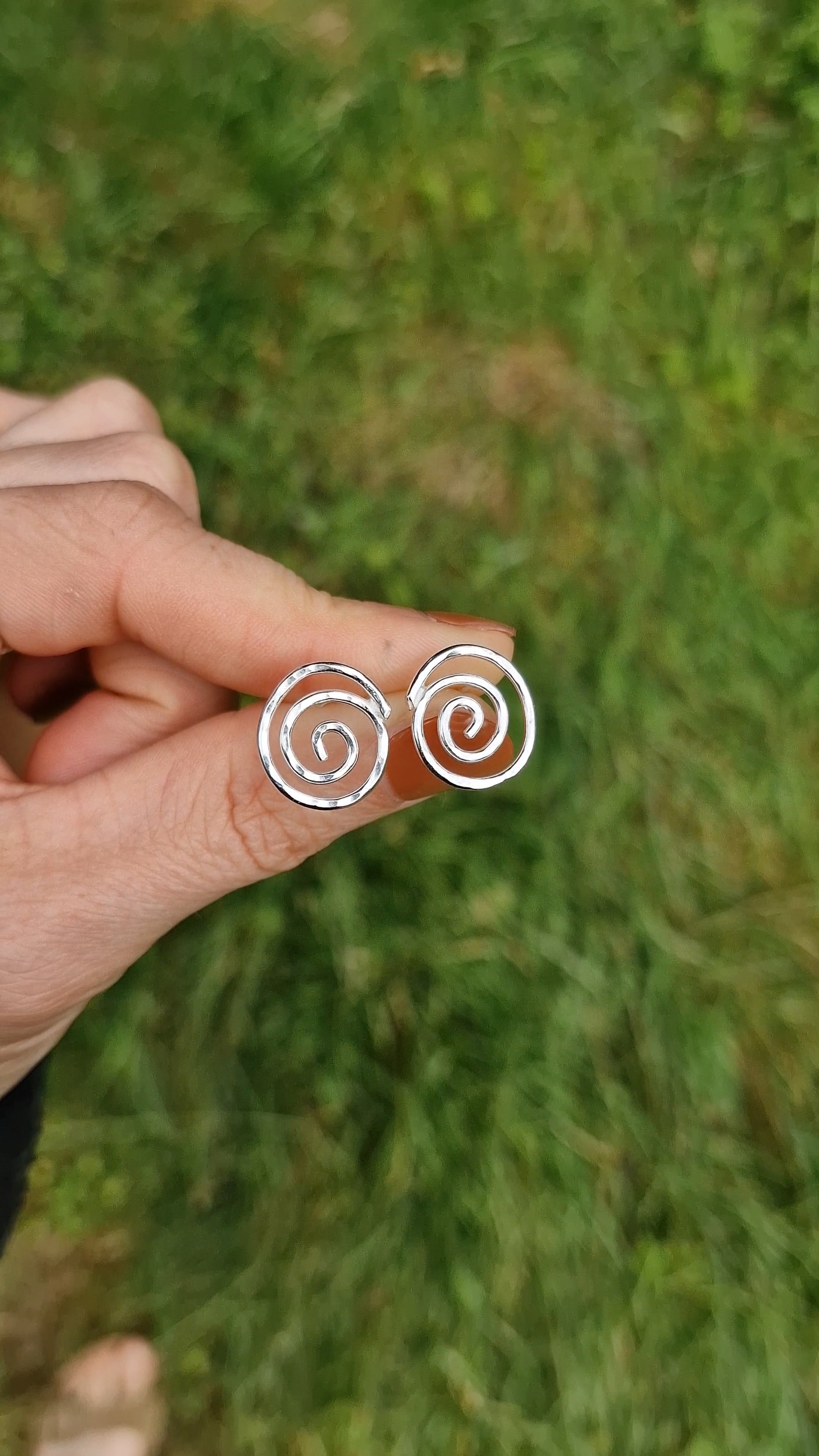 Spiral Studs
